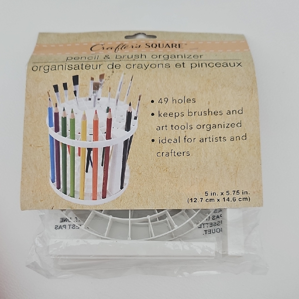 Crafter's Square White Plastic Pencil & Brush Organizer